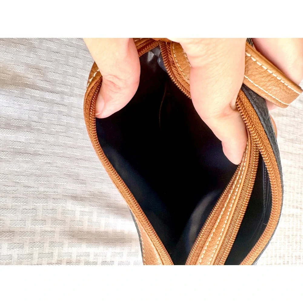 Vintage Dover Crossbody Bag Pebbled Leather Navy Blue Tan Two Tone Small Purse